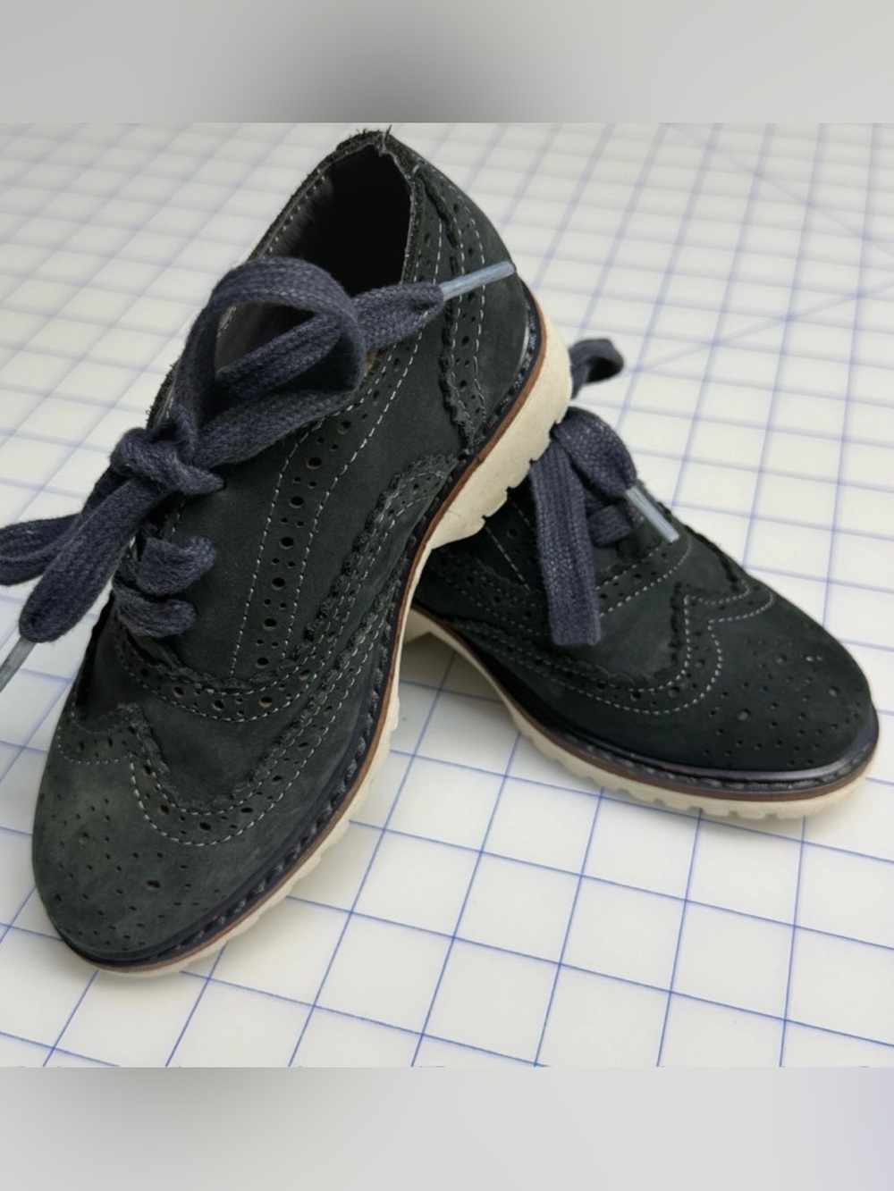 Boys 9 Kenneth Cole Dress Shoes